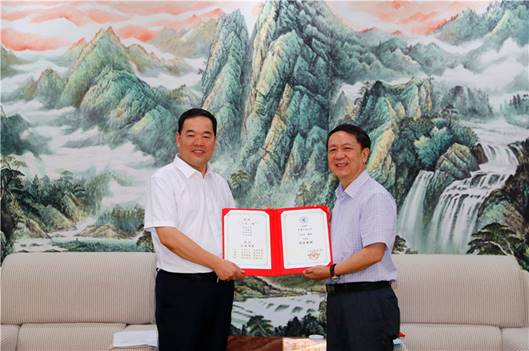 说明: //news.seshipin.net/__local/5/1F/FD/3F74C991D781AA48C9382A77949_1D8644B2_2944B.jpg